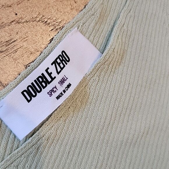 Sagew green ribbed v neck tank top size S New only tried on. - Picture 2 of 6